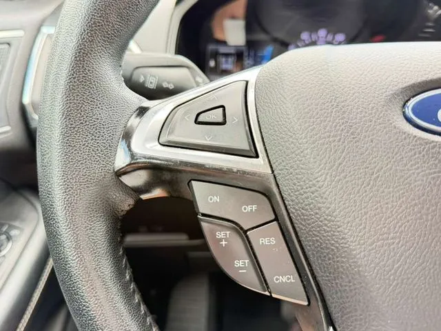 Ford Edge photo 14