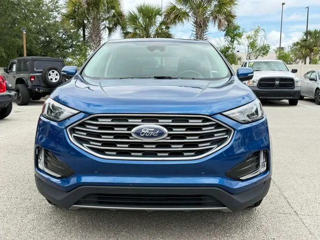 Ford Edge photo 2