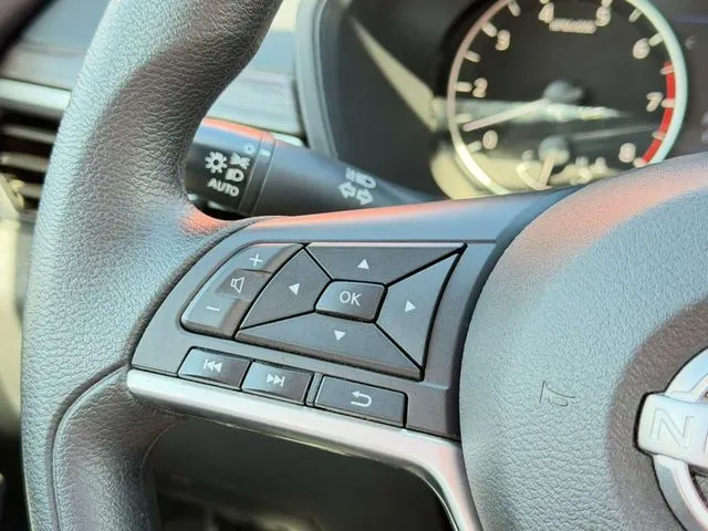 Nissan Altima photo 17