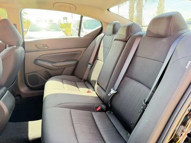 Nissan Altima photo 29