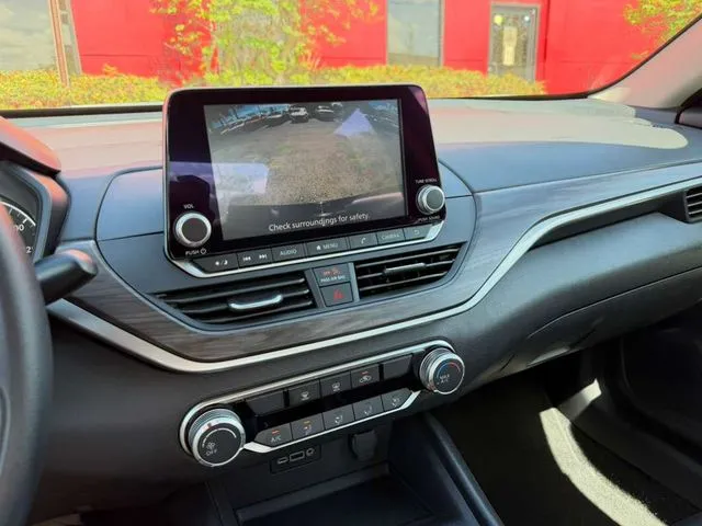 Nissan Altima photo 25