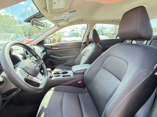 Nissan Altima photo 21