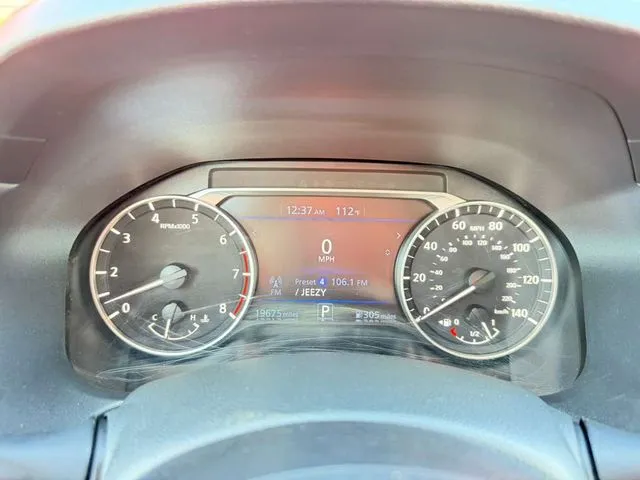 Nissan Altima photo 12