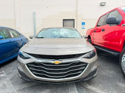 Gray 2022 Chevrolet Malibu LT for sale in Jacksonville, FL