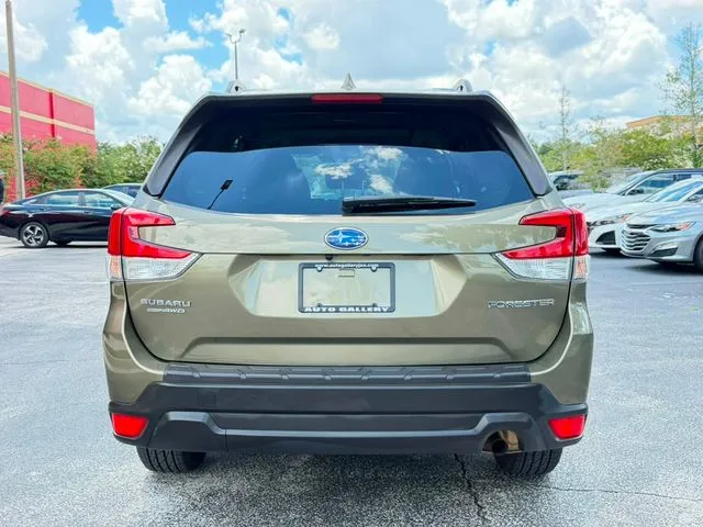 Subaru Forester photo 8