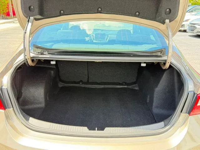 2023 Chevrolet Malibu 1LT - Photo 9
