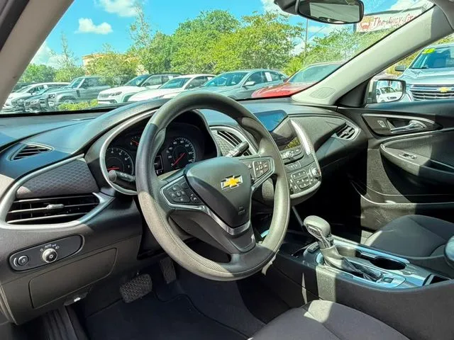 2023 Chevrolet Malibu 1LT - Photo 17