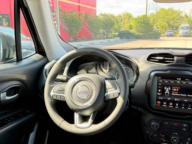 Jeep Renegade photo 10