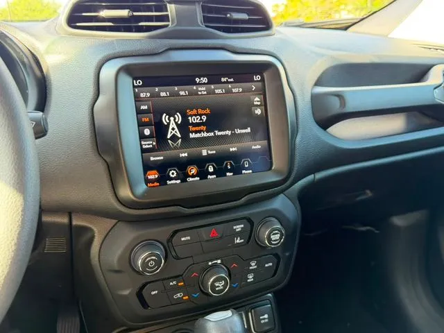 Jeep Renegade photo 15