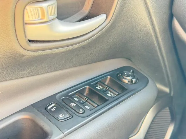 Jeep Renegade photo 16
