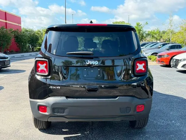 Jeep Renegade photo 8