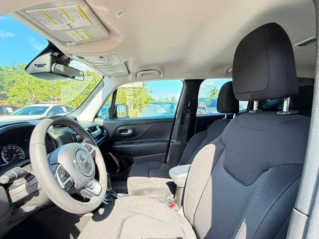 Jeep Renegade photo 18