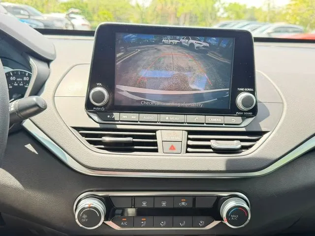 Nissan Altima photo 23