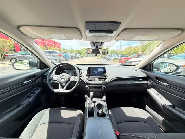 Nissan Altima photo 11
