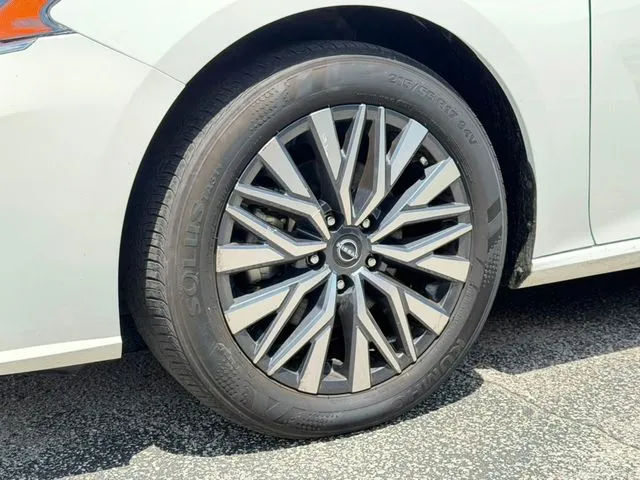 Nissan Altima photo 10