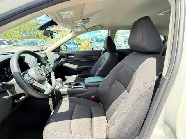 Nissan Altima photo 24