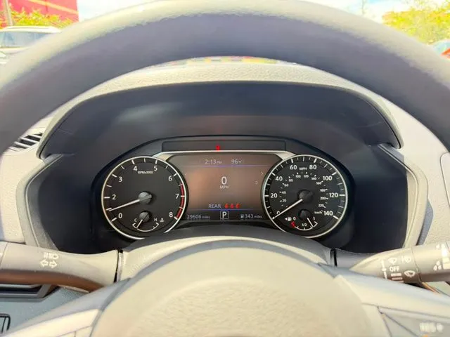 Nissan Altima photo 12