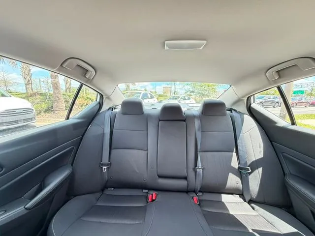 Nissan Altima photo 27