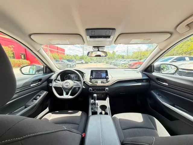 Nissan Altima photo 18