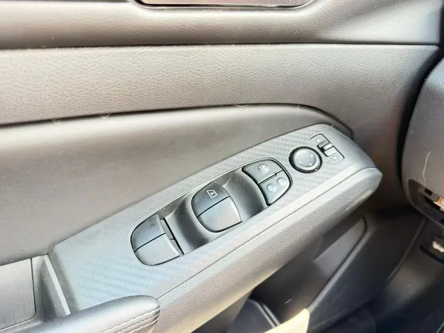 Nissan Altima photo 16