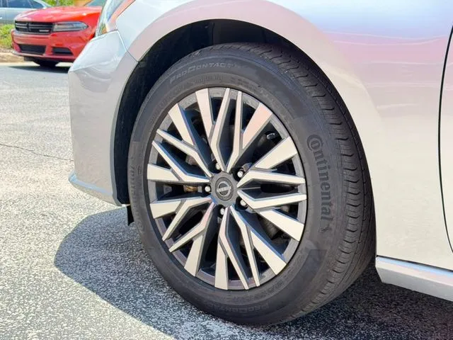 Nissan Altima photo 10
