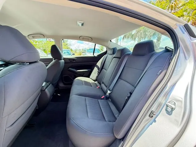 Nissan Altima photo 30