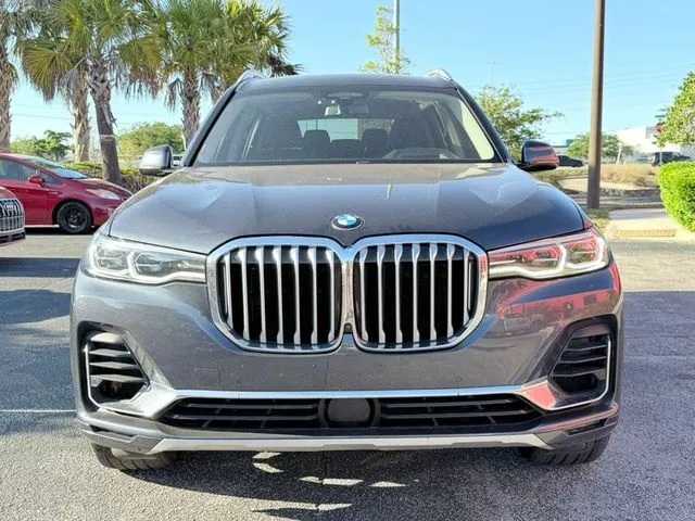BMW X7 photo 2