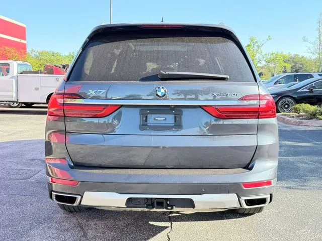 BMW X7 photo 8