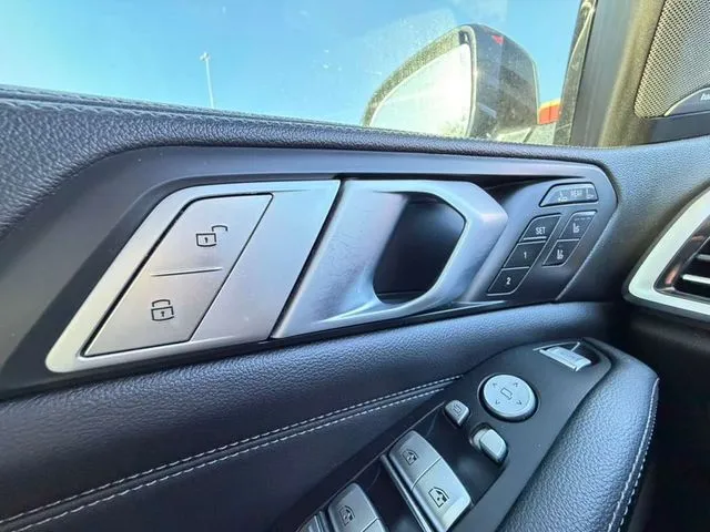 BMW X7 photo 18