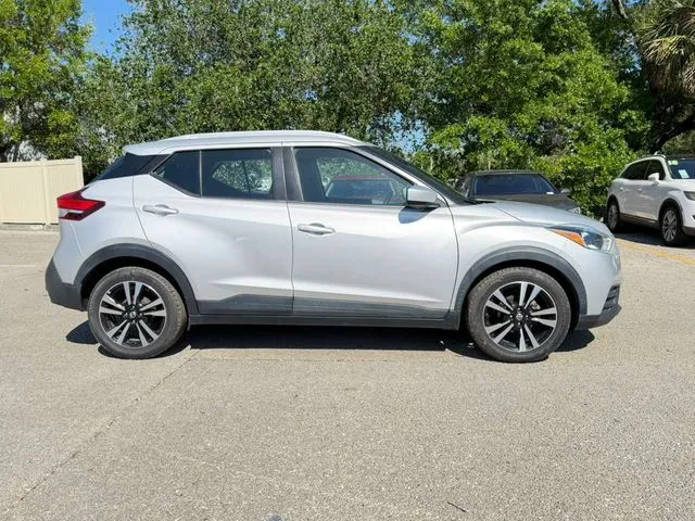 Nissan Kicks photo 6