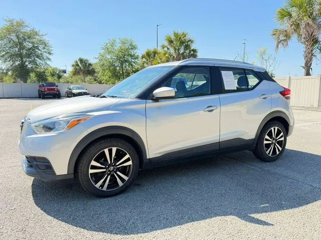 Nissan Kicks photo 3