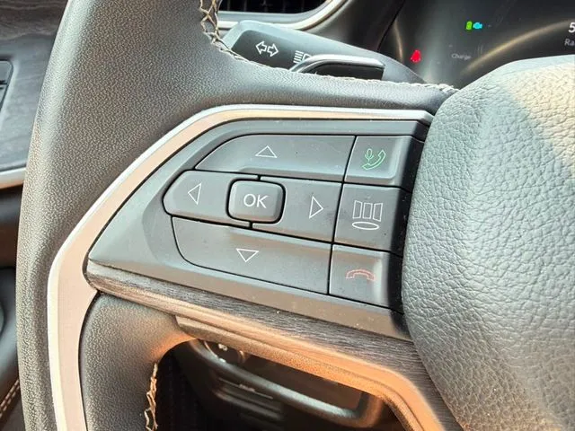 Jeep Grand Cherokee photo 21
