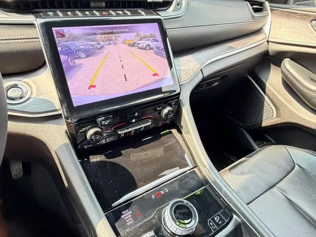Jeep Grand Cherokee photo 20