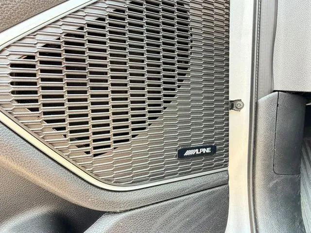 Jeep Grand Cherokee photo 16