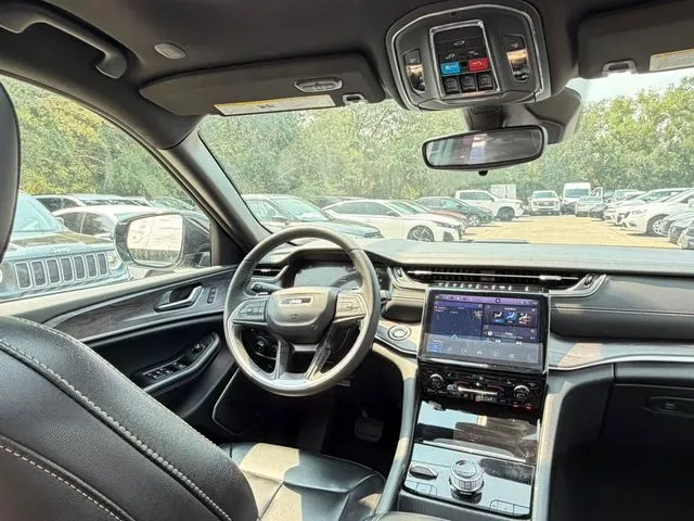Jeep Grand Cherokee photo 28