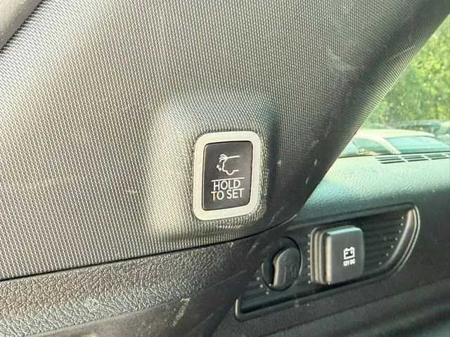 Jeep Grand Cherokee photo 10