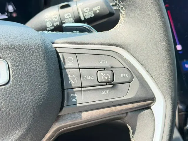Jeep Grand Cherokee photo 23
