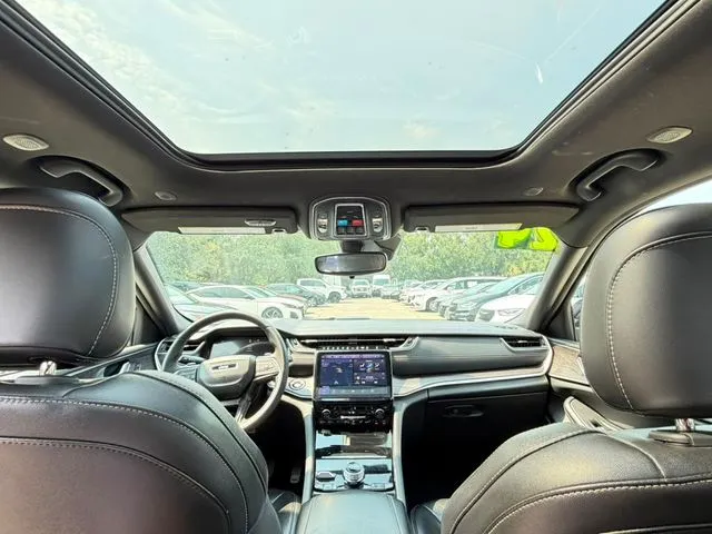 Jeep Grand Cherokee photo 29