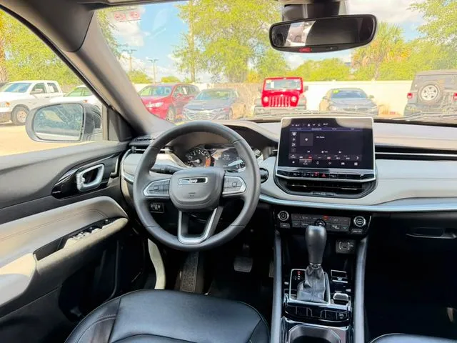 Jeep Compass photo 12