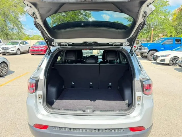 Jeep Compass photo 9