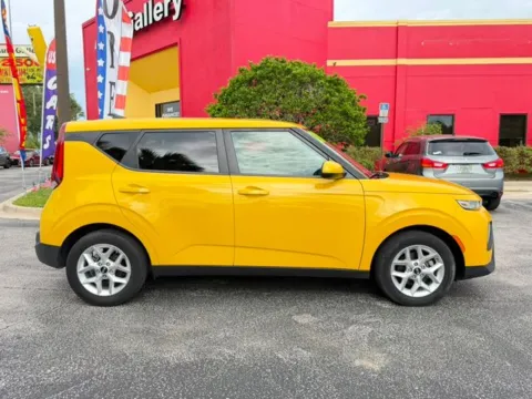 More photos of 2020 Kia Soul S at Auto Gallery Jacksonville, FL