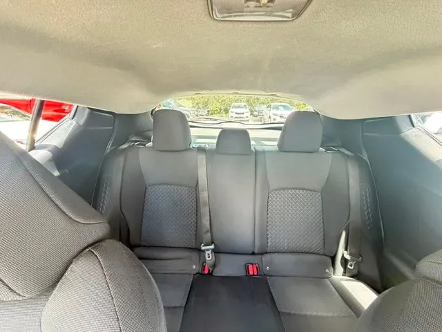 Toyota C-HR photo 26