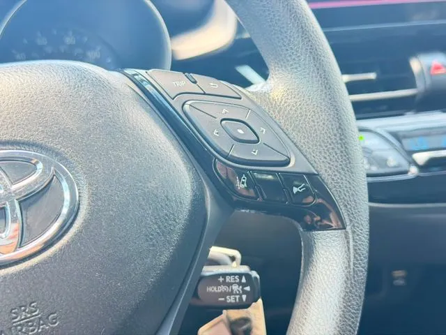 Toyota C-HR photo 19