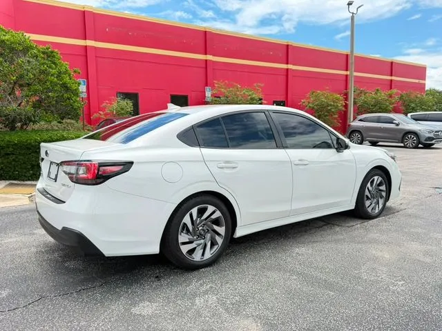 Subaru Legacy photo 6