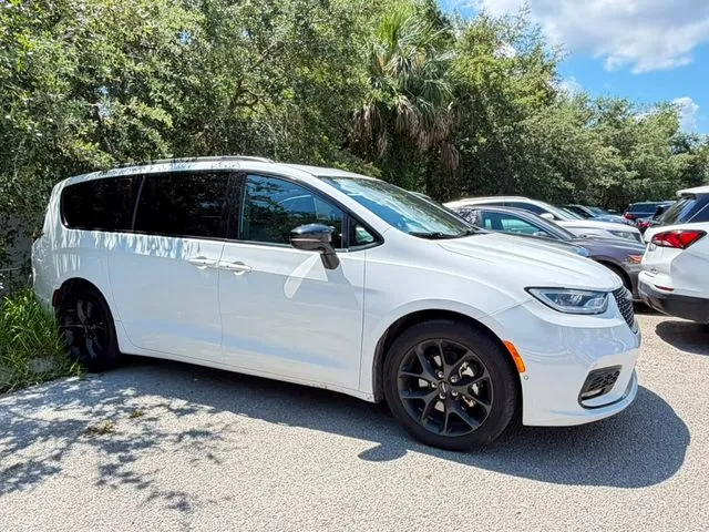 Chrysler Pacifica