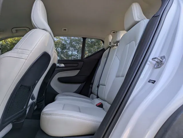 2021 Volvo XC40 Momentum - Photo 15