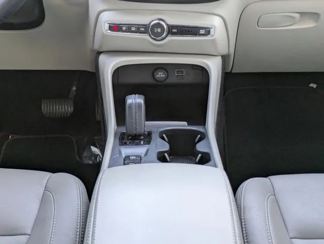 2021 Volvo XC40 Momentum - Photo 22
