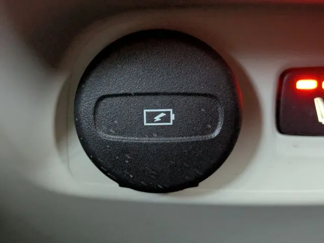 2021 Volvo XC40 Momentum - Photo 17