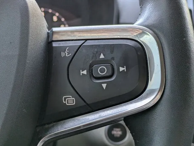2021 Volvo XC40 Momentum - Photo 30