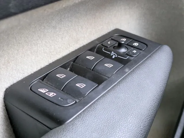 2021 Volvo XC40 Momentum - Photo 27